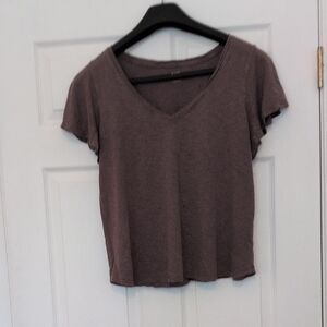a.n.a V-Neck Short Sleeve Top - Brown